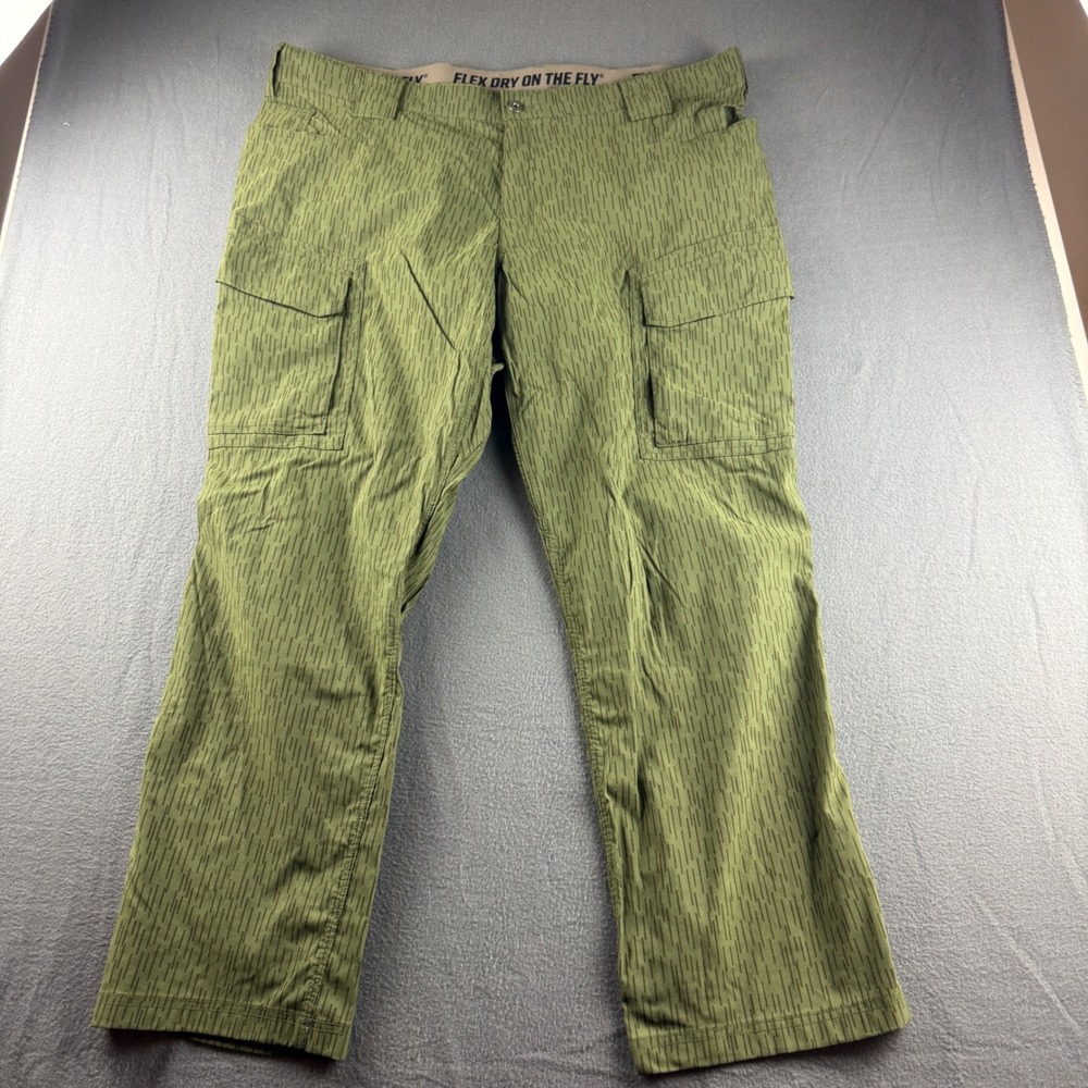 Duluth Trading Co Pants Mens 44x32 Green Flex Dry on the Fly Raindrop Camo Cargo